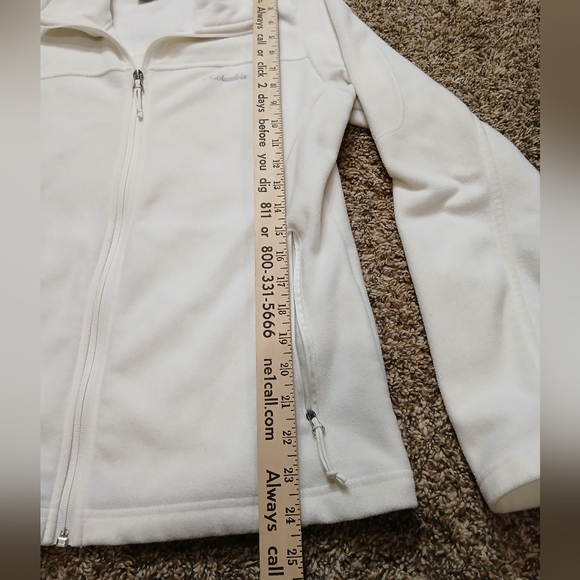 Columbia Women's White Fleece Jacket - Picture 8 of 12